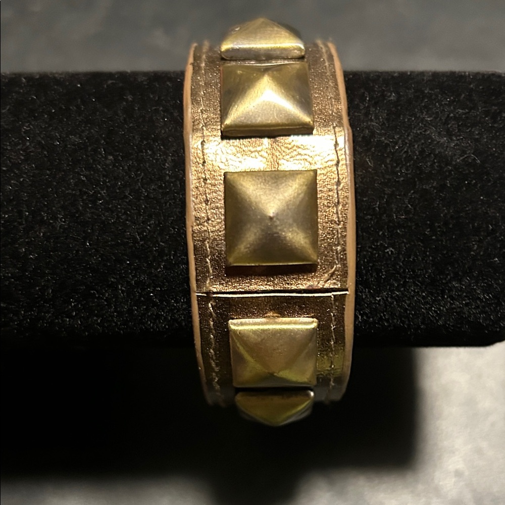 Women’s Vintage Gold-Tone Studded Lightweight Bangle Bracelet - Picture 2 of 5